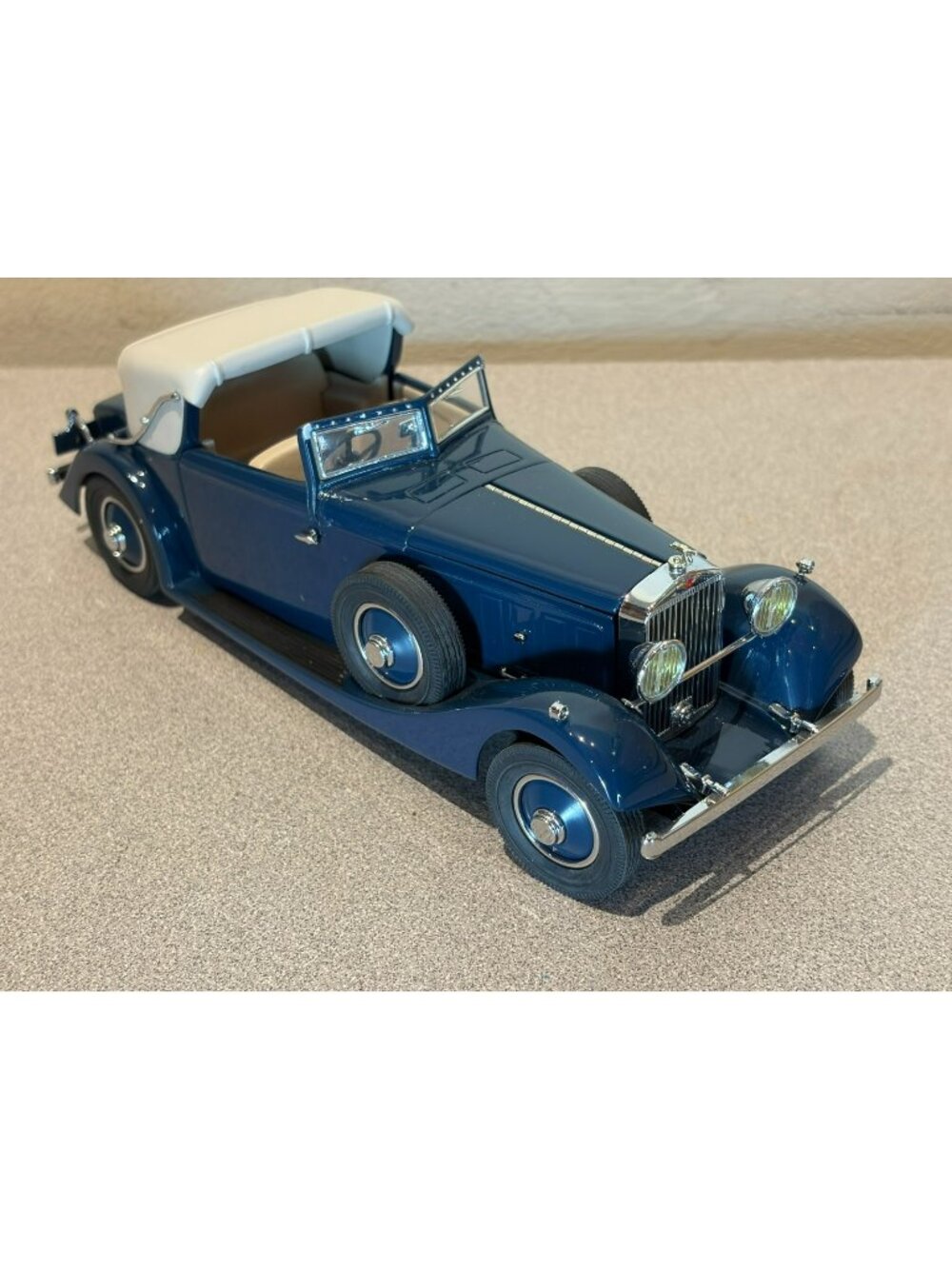 Danbury Mint 1934 Hispano-Suiza J12 1:24 Scale Diecast Model Blue